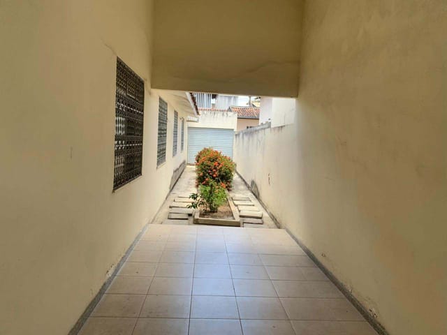 Casa 3 quartos e 2 banheiros, para alugar, no bairro Centro em Itabaiana