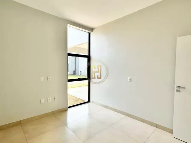 Casa 3 quartos e 2 banheiros, à venda, no bairro Jardim das Orquideas em Nova Mutum