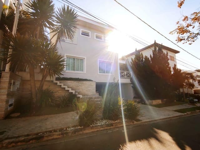 Casa com 510m² 4 quartos e 5 banheiros, à venda, no bairro Loteamento Portal do Paraíso em Jundiaí