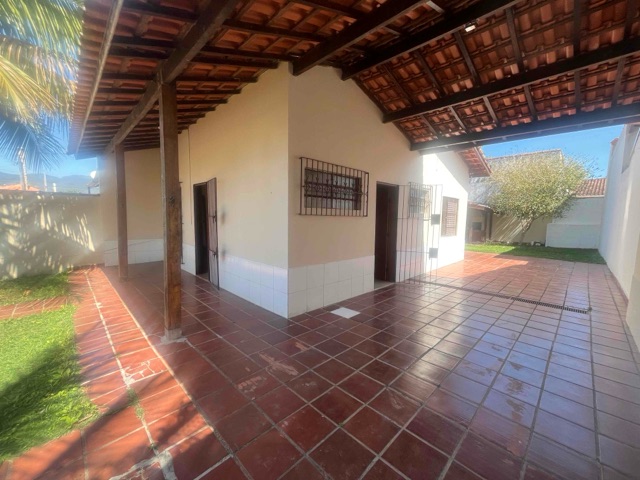 Foto do Casa - Casa com 02 dormitórios e 01 edícula à Venda, Porto Novo, Caraguatatuba, Litoral Norte de SP | Innova Imobiliária