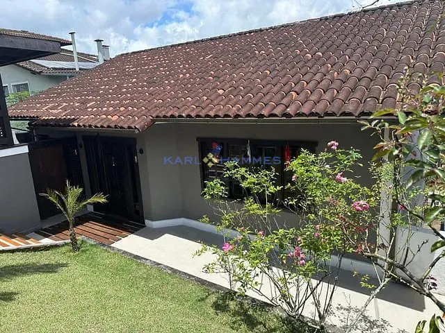 Casa 4 quartos e 6 banheiros, à venda, no bairro Centro em Petrópolis