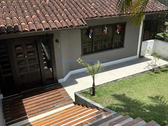 Casa 4 quartos e 6 banheiros, à venda, no bairro Centro em Petrópolis