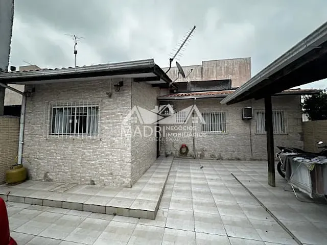 Casa com 210m² 2 quartos e 1 banheiro, à venda, no bairro Madri em Palhoça