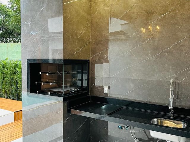 Casa com 360m² 3 quartos e 4 banheiros, à venda, no bairro Forquilhas em São José