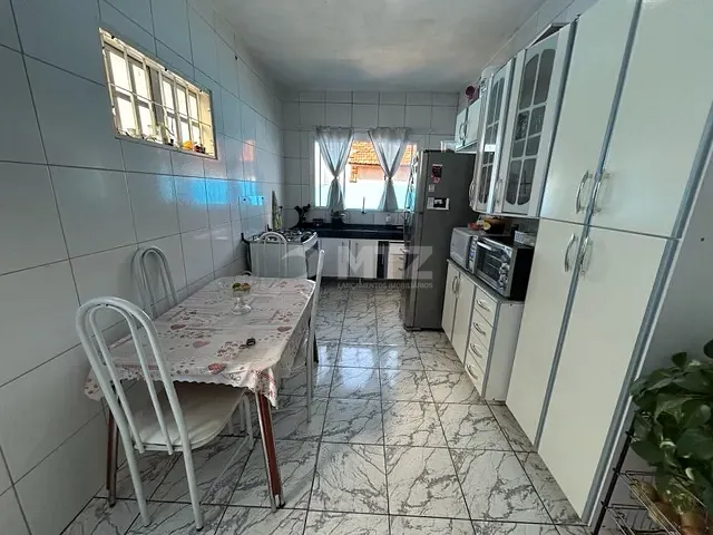 Casa com 330m² 3 quartos e 3 banheiros, à venda, no bairro Vila Paulista em Botucatu