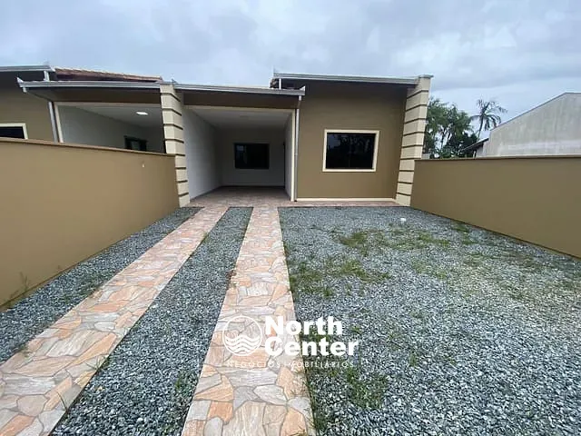 Casa com 180m² 3 quartos e 2 banheiros, à venda, no bairro Pinheiros em Balneário Barra do Sul