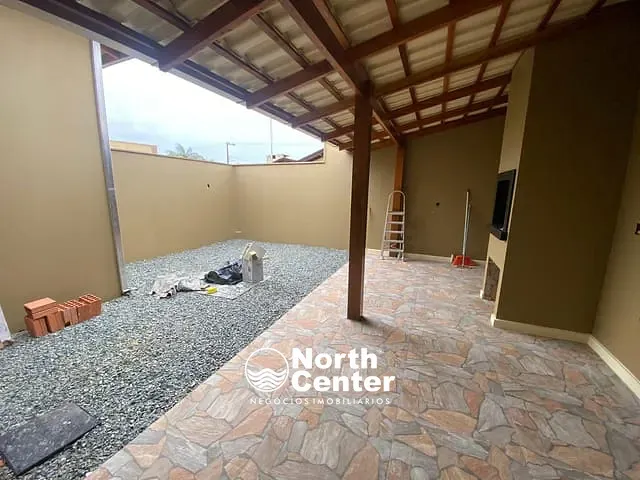 Casa com 180m² 3 quartos e 2 banheiros, à venda, no bairro Pinheiros em Balneário Barra do Sul