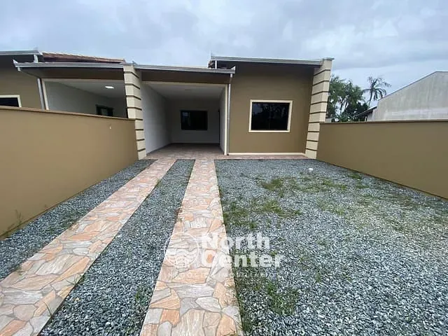 Casa com 180m² 3 quartos e 2 banheiros, à venda, no bairro Pinheiros em Balneário Barra do Sul