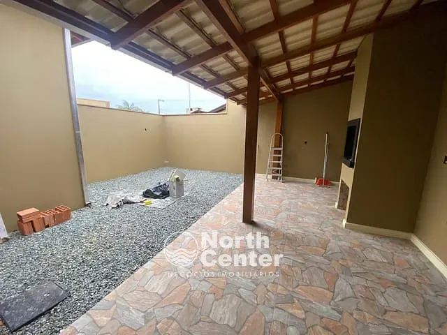 Casa com 180m² 3 quartos e 2 banheiros, à venda, no bairro Pinheiros em Balneário Barra do Sul