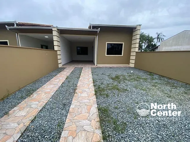 Casa com 180m² 3 quartos e 2 banheiros, à venda, no bairro Pinheiros em Balneário Barra do Sul