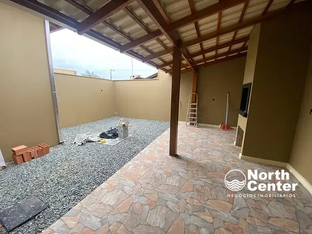 Casa com 180m² 3 quartos e 2 banheiros, à venda, no bairro Pinheiros em Balneário Barra do Sul