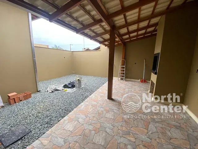 Casa com 180m² 3 quartos e 2 banheiros, à venda, no bairro Pinheiros em Balneário Barra do Sul