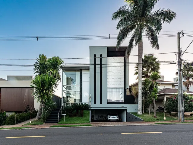 Casa com 400m² 3 quartos e 5 banheiros, à venda, no bairro Vivendas do Arvoredo em Londrina