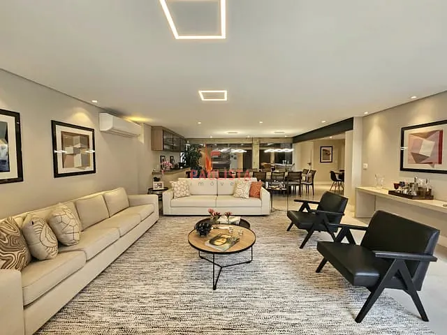 Casa 3 quartos e 6 banheiros, à venda, no bairro Brooklin em São Paulo