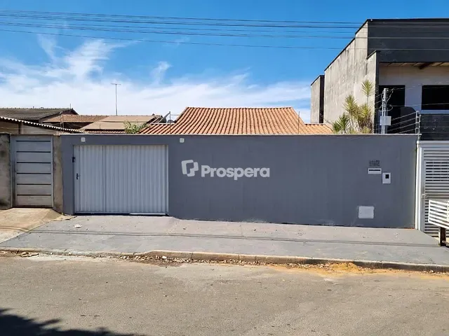 Casa com 300m² 4 quartos e 2 banheiros, à venda, no bairro Jardim Buriti Sereno em Aparecida de Goiânia