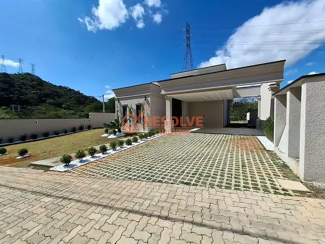 Casa com 1120m² 3 quartos e 2 banheiros, à venda, no bairro Bellard em Guararema