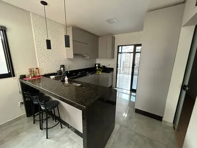 Casa com 252m² 3 quartos e 1 banheiro, à venda, no bairro Alto Cascavel em Guarapuava
