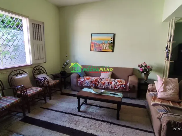 Casa com 231m² 4 quartos e 2 banheiros, à venda, no bairro Centro em Teresina