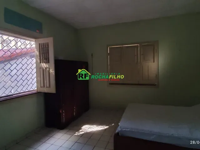 Casa com 231m² 4 quartos e 2 banheiros, à venda, no bairro Centro em Teresina