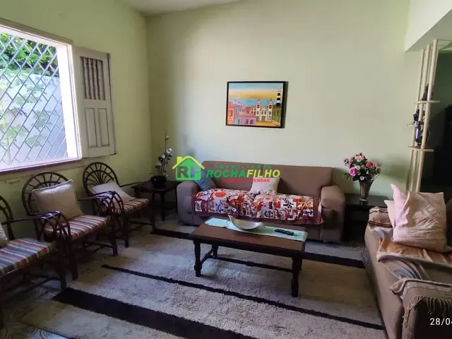 Casa com 231m² 4 quartos e 2 banheiros, à venda, no bairro Centro em Teresina