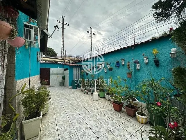 Casa 2 quartos e 2 banheiros, à venda, no bairro Santíssimo em Rio de Janeiro