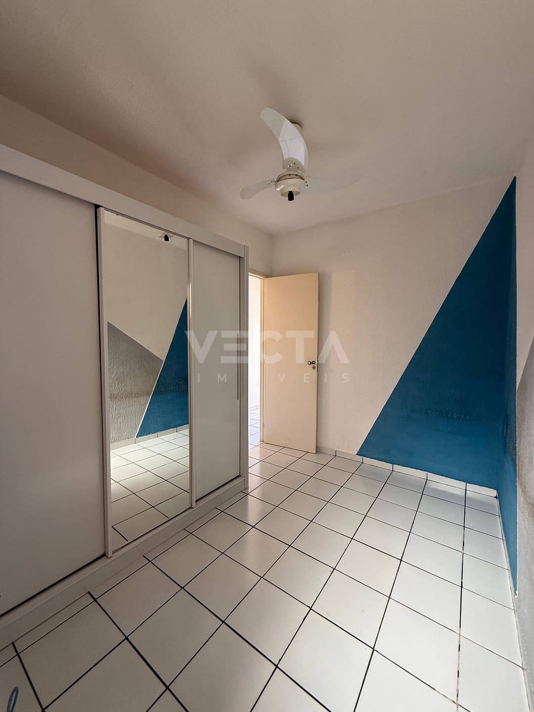 Casa à venda com 2 quartos, 80m² - Foto 11