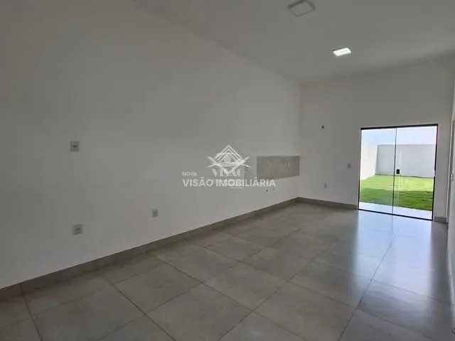 Casa com 300m² 2 quartos e 1 banheiro, à venda, no bairro Residencial Santa Catarina em Sinop