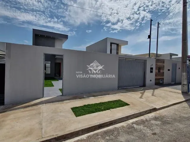 Casa com 300m² 2 quartos e 1 banheiro, à venda, no bairro Residencial Santa Catarina em Sinop