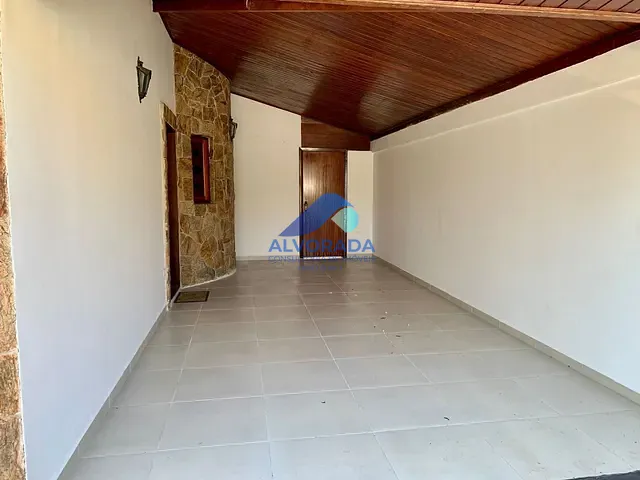 Casa com 300m² 4 quartos e 3 banheiros, à venda, no bairro Urbanova em São José dos Campos