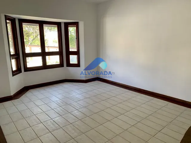 Casa com 300m² 4 quartos e 3 banheiros, à venda, no bairro Urbanova em São José dos Campos