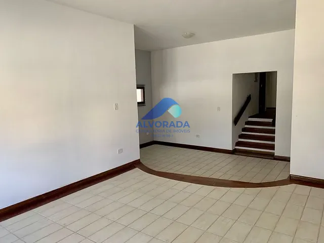 Casa com 300m² 4 quartos e 3 banheiros, à venda, no bairro Urbanova em São José dos Campos