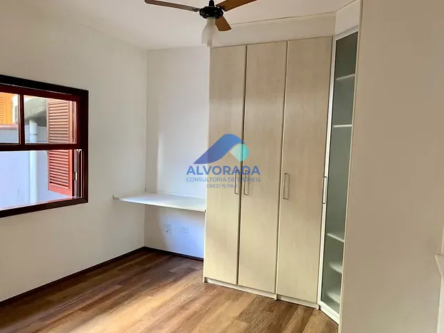 Casa com 300m² 4 quartos e 3 banheiros, à venda, no bairro Urbanova em São José dos Campos