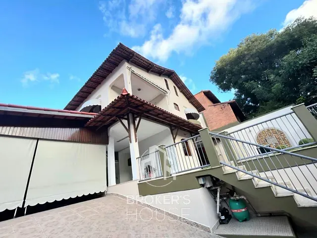 Casa 4 quartos e 6 banheiros, à venda, no bairro Fradinhos em Vitória