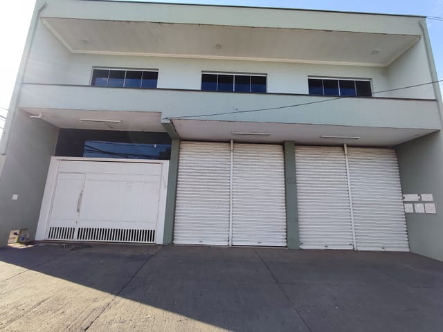 Foto do Casa - Imóvel residencial e comercial em Santa Terezinha | Casa com 3 barracões comerciais. Piracicaba | PiraHost Soluções de Negócios Ltda