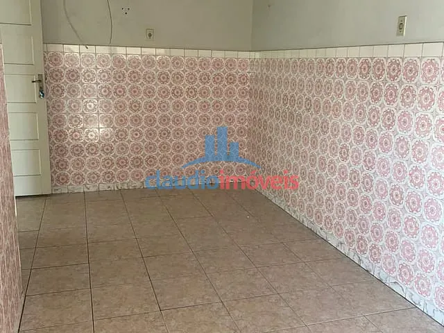 Casa 4 quartos e 1 banheiro, para alugar, no bairro Vila Santa Cecília em Volta Redonda