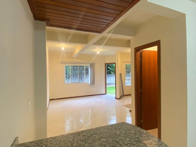 Foto do Casa - Casa de alvenaria com 2 pavimentos, 2 quartos (demi-suíte) ,geminada, financiável, sem taxa de condomínio no Campeche - Florianópolis/SC. | Costão Sul Imóveis