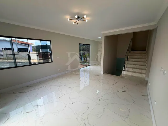 Casa com 120m² 3 quartos e 1 banheiro, à venda, no bairro Jardim Edith em Jaguariaíva