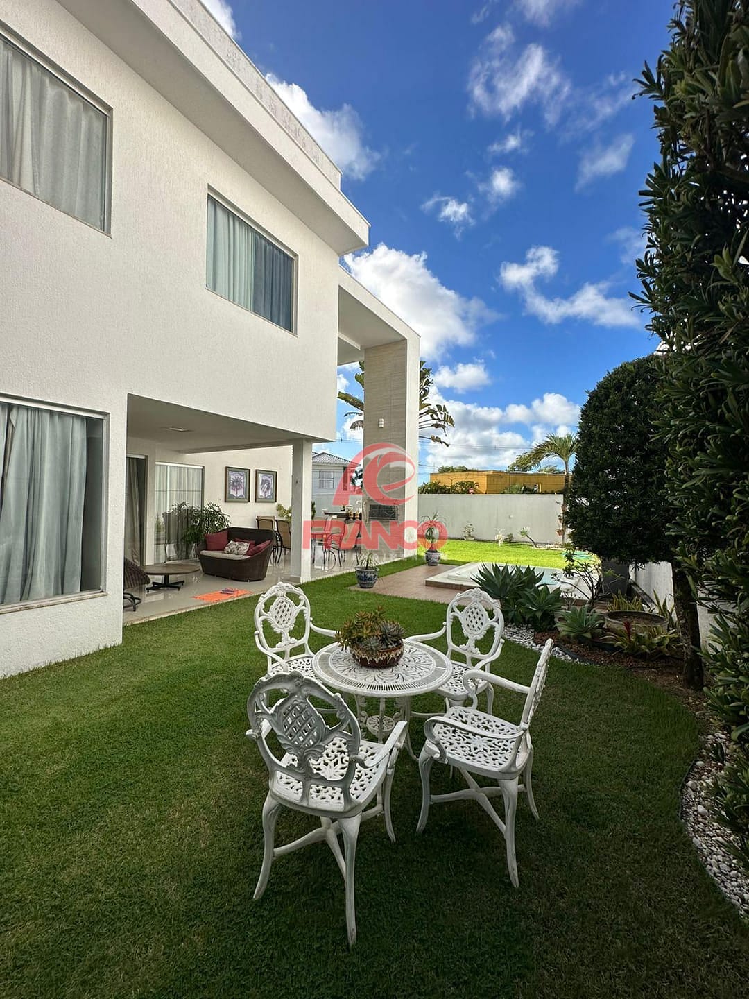 Casa, 3 quartos, 305 m² - Foto 1