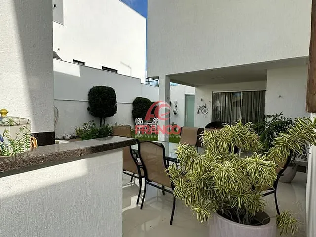 Casa com 510m² 3 quartos e 4 banheiros, à venda, no bairro Parque do Jiqui em Parnamirim