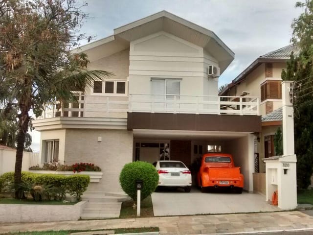 Casa com 360m² 4 quartos e 3 banheiros, à venda ou para alugar, no bairro Urbanova em São José dos Campos