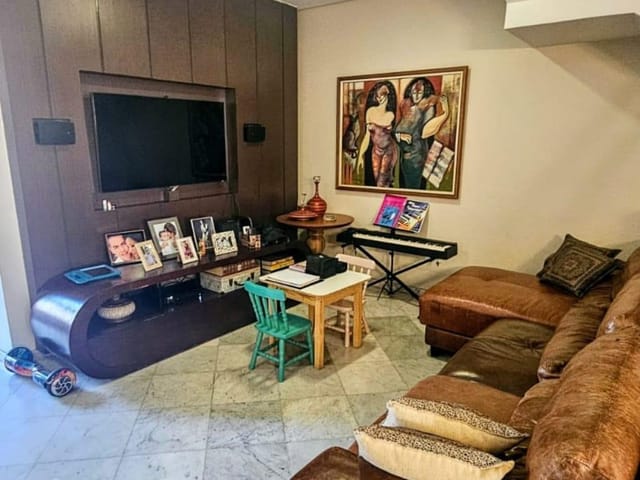 Casa 3 quartos e 3 banheiros, à venda, no bairro Setor Marista em Goiânia