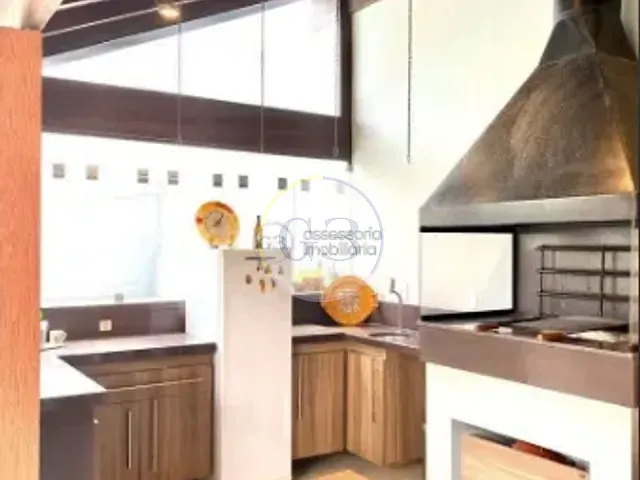 Casa 3 quartos e 4 banheiros, à venda, no bairro Centro em Pelotas