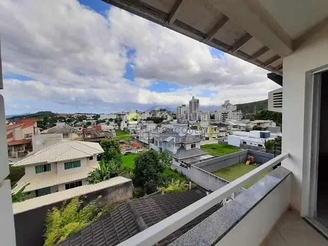 Casa com 364m² 4 quartos e 4 banheiros, à venda, no bairro Cidade Universitária Pedra Branca em Palhoça