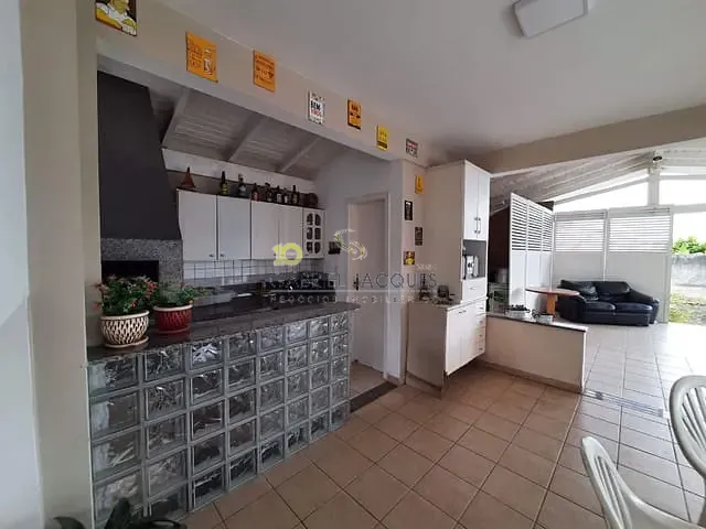 Casa com 364m² 4 quartos e 4 banheiros, à venda, no bairro Cidade Universitária Pedra Branca em Palhoça