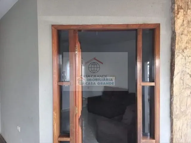 Sobrado com 288m² 3 quartos e 1 banheiro, à venda, no bairro Sn em Rolândia