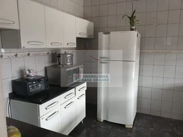 Sobrado com 288m² 3 quartos e 1 banheiro, à venda, no bairro Sn em Rolândia