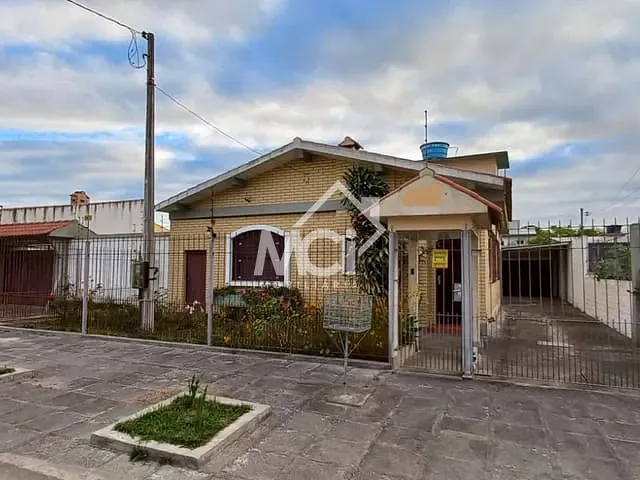 Casa 3 quartos e 2 banheiros, à venda, no bairro Três Vendas em Pelotas