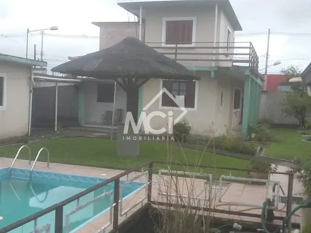 Casa 3 quartos e 2 banheiros, à venda, no bairro Três Vendas em Pelotas