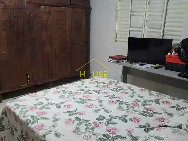 Casa com 330m², à venda, no bairro São Cosme em Votuporanga