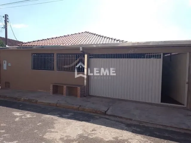 Casa com 285m² 3 quartos e 1 banheiro, à venda, no bairro Vila Lambari em Mococa